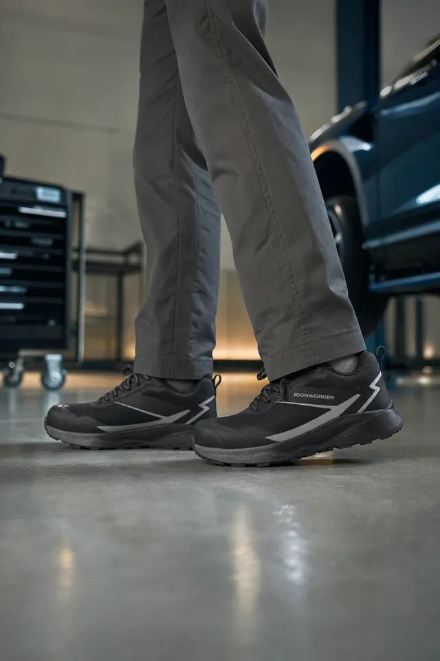 IconWorker safety shoes: garages